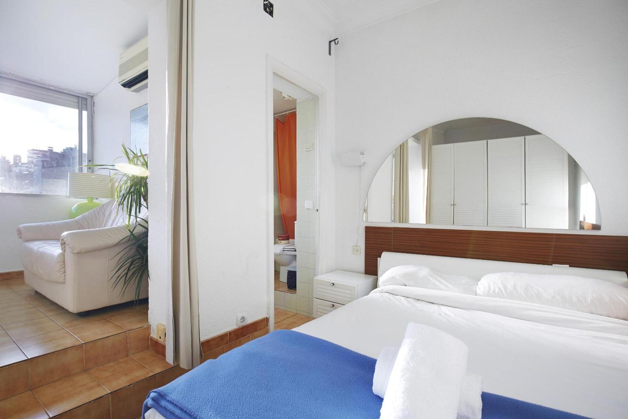 Apartamentos Calvet Barcelona Luaran gambar