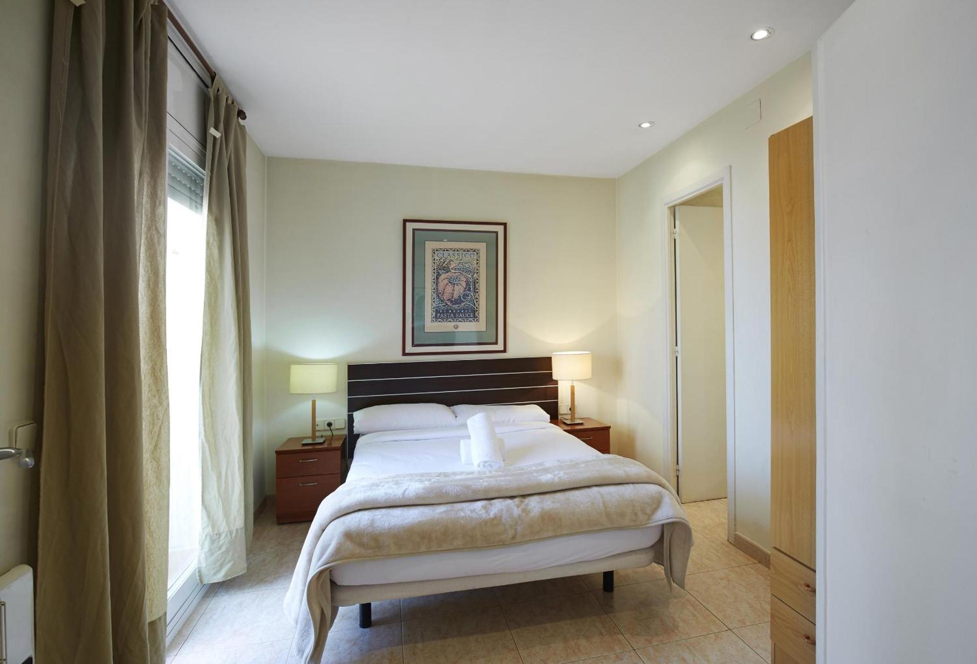 Apartamentos Calvet Barcelona Luaran gambar