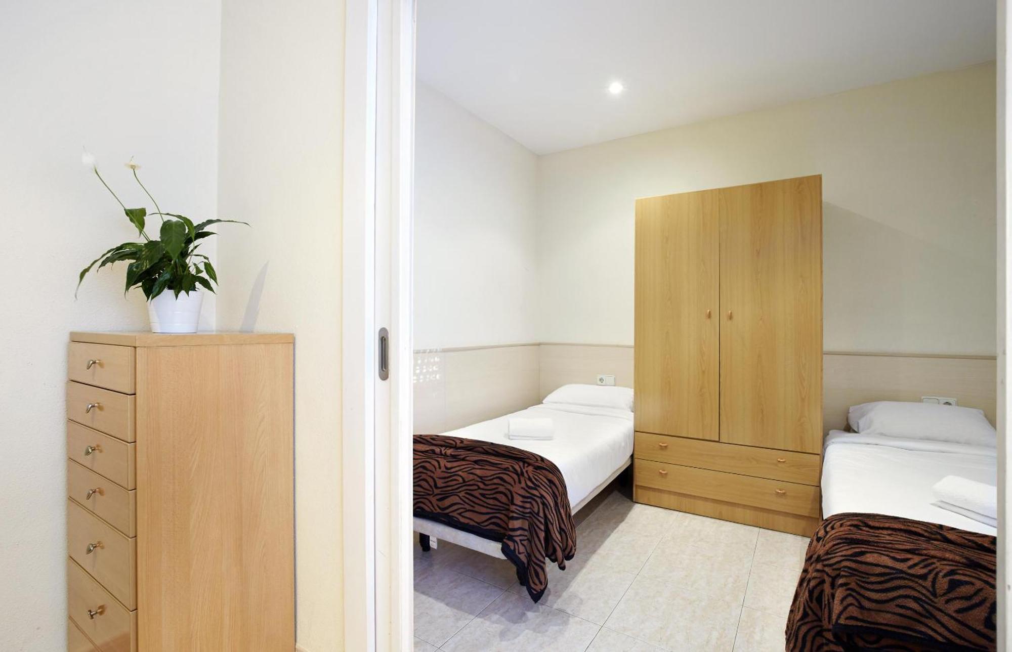 Apartamentos Calvet Barcelona Luaran gambar