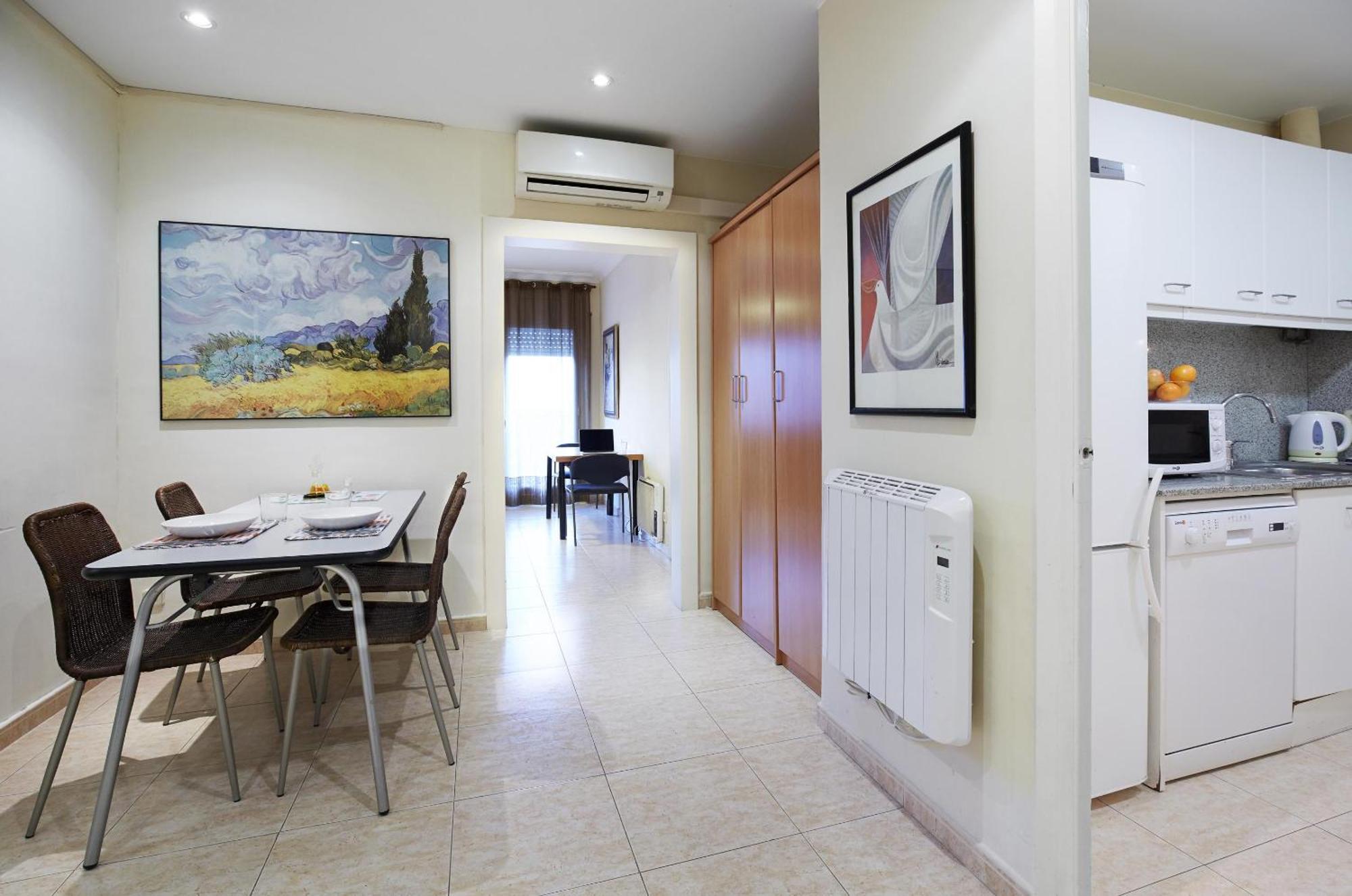 Apartamentos Calvet Barcelona Luaran gambar
