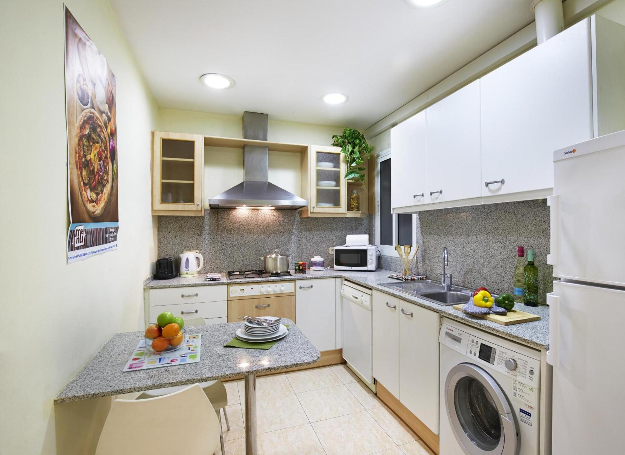Apartamentos Calvet Barcelona Luaran gambar